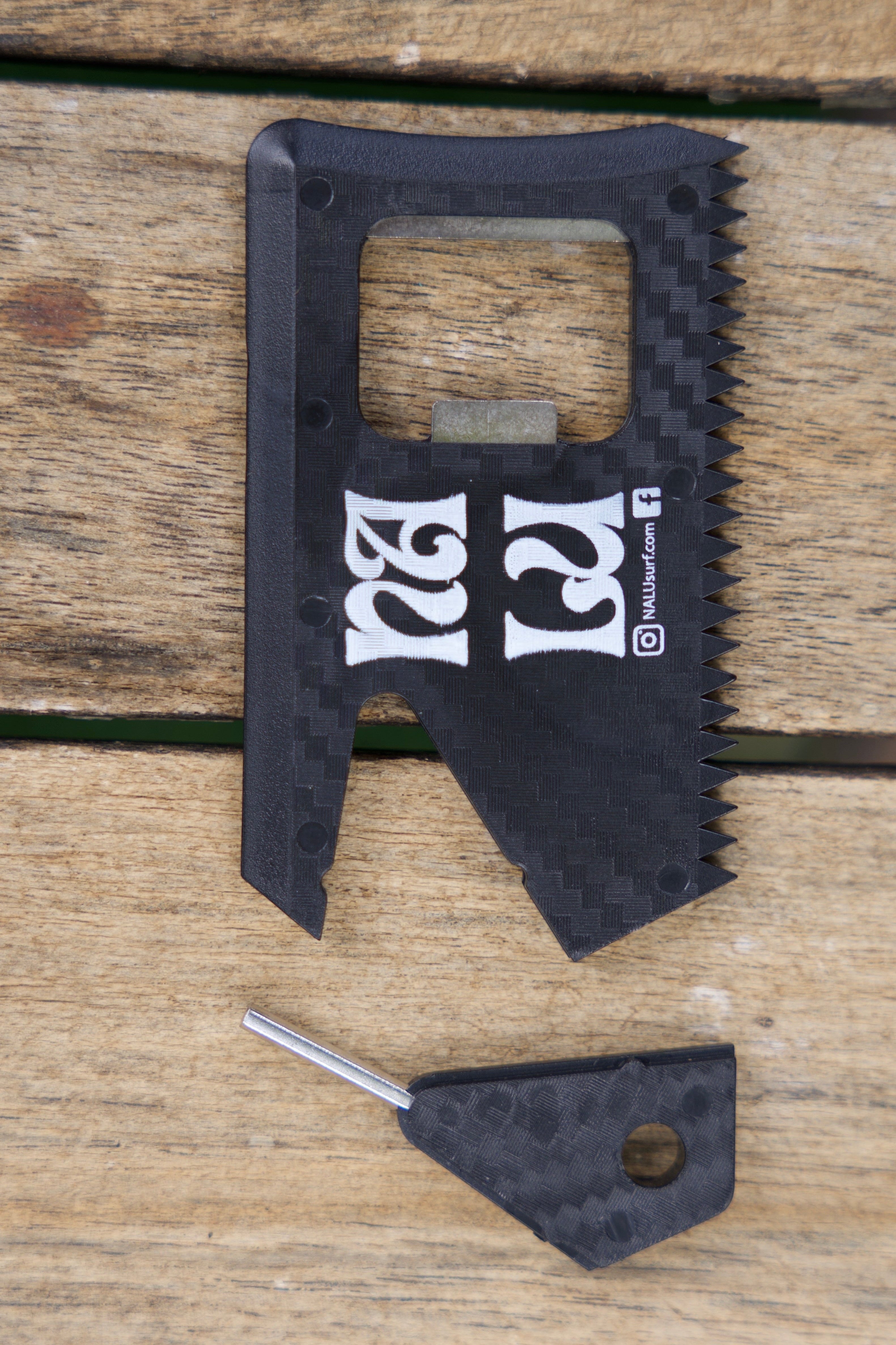 מגרד לגלשן - surfboard comb