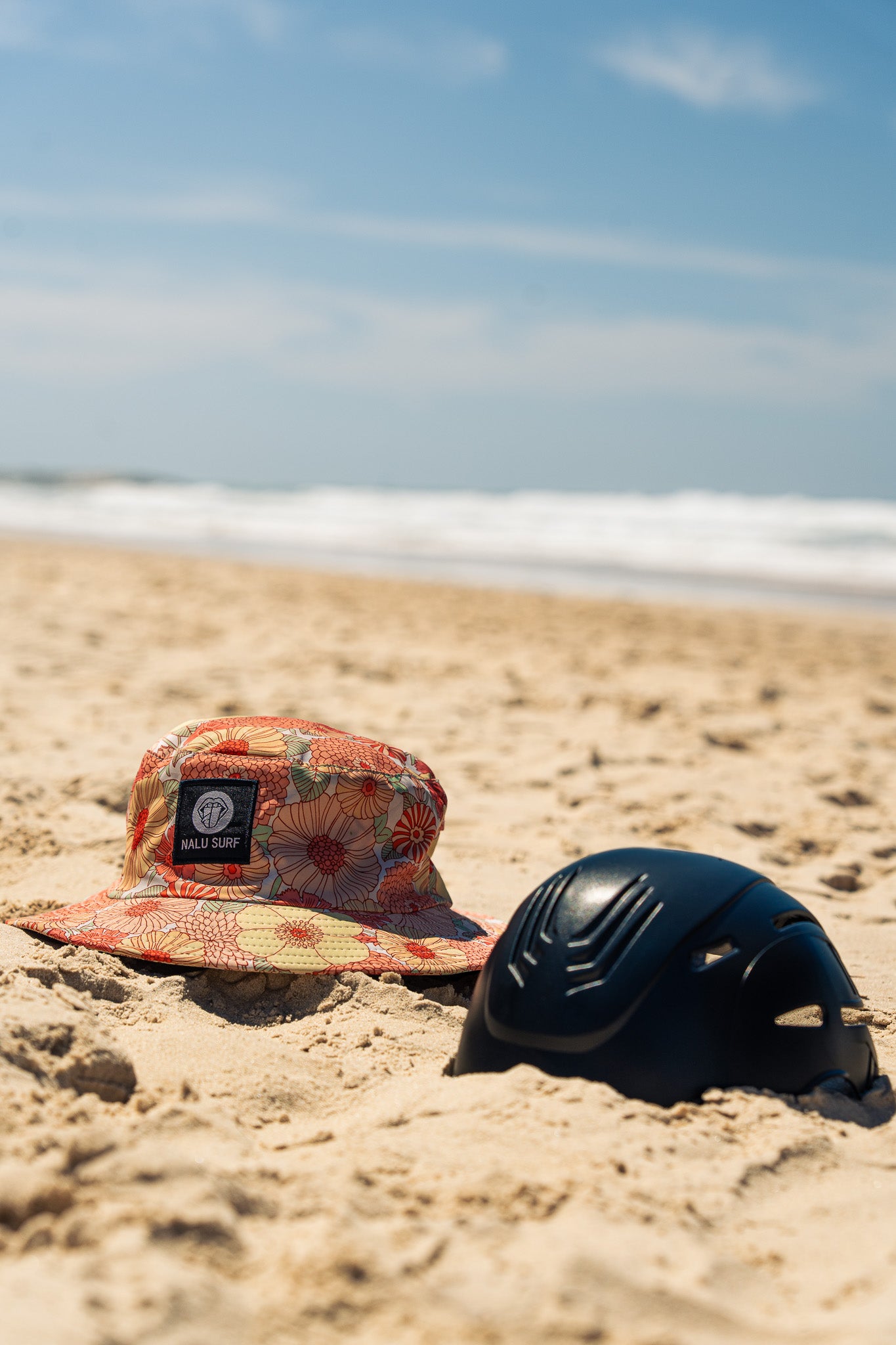 Helmet Bucket Hat flowers – כובע גלישה עם קסדה פרחים