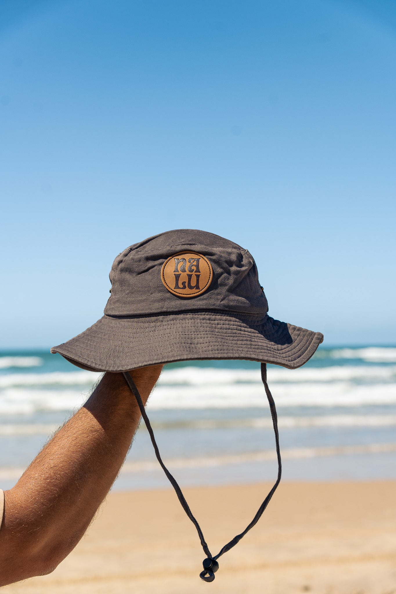 Bucket Hat - כובע רחב שוליים