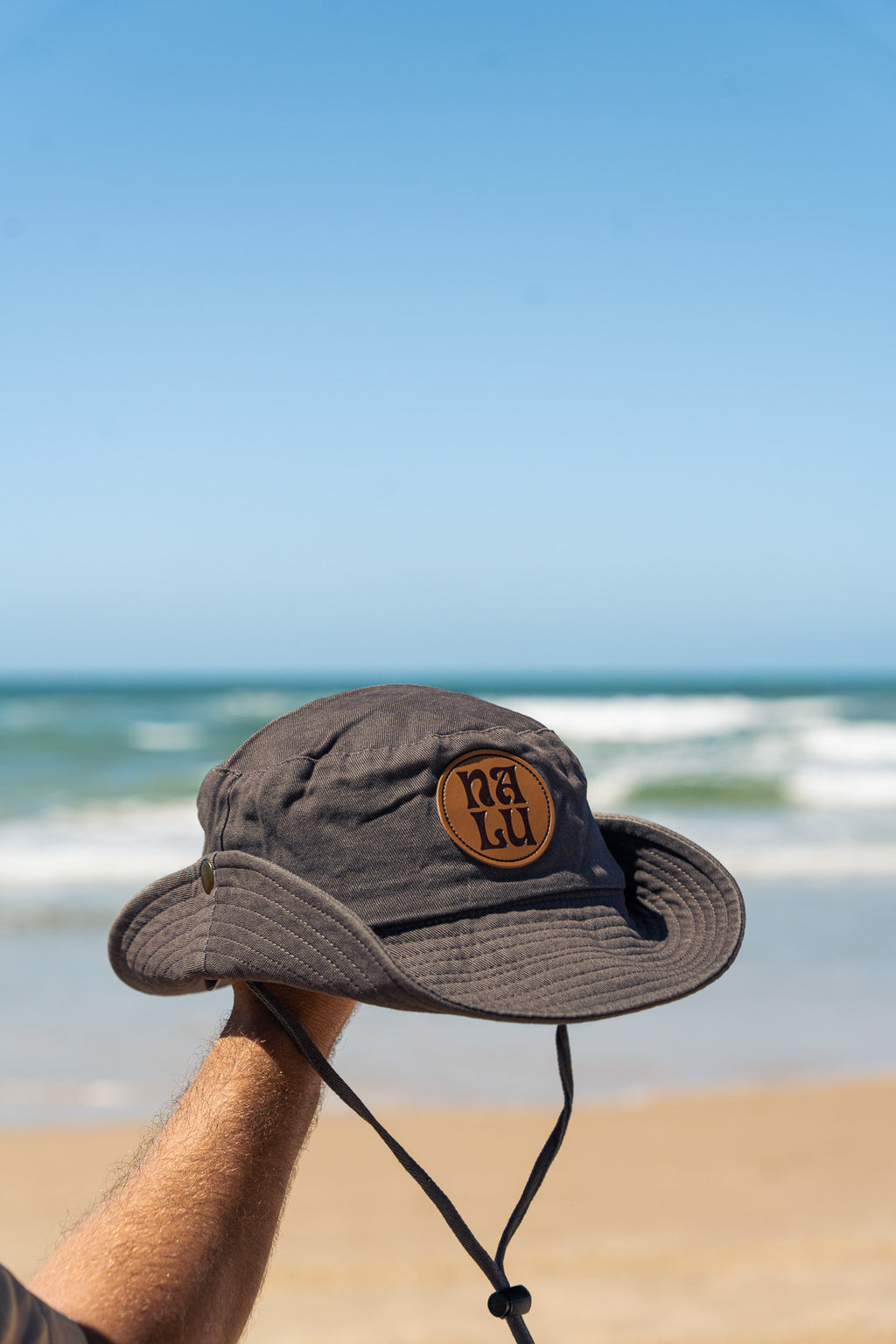 Bucket Hat - כובע רחב שוליים