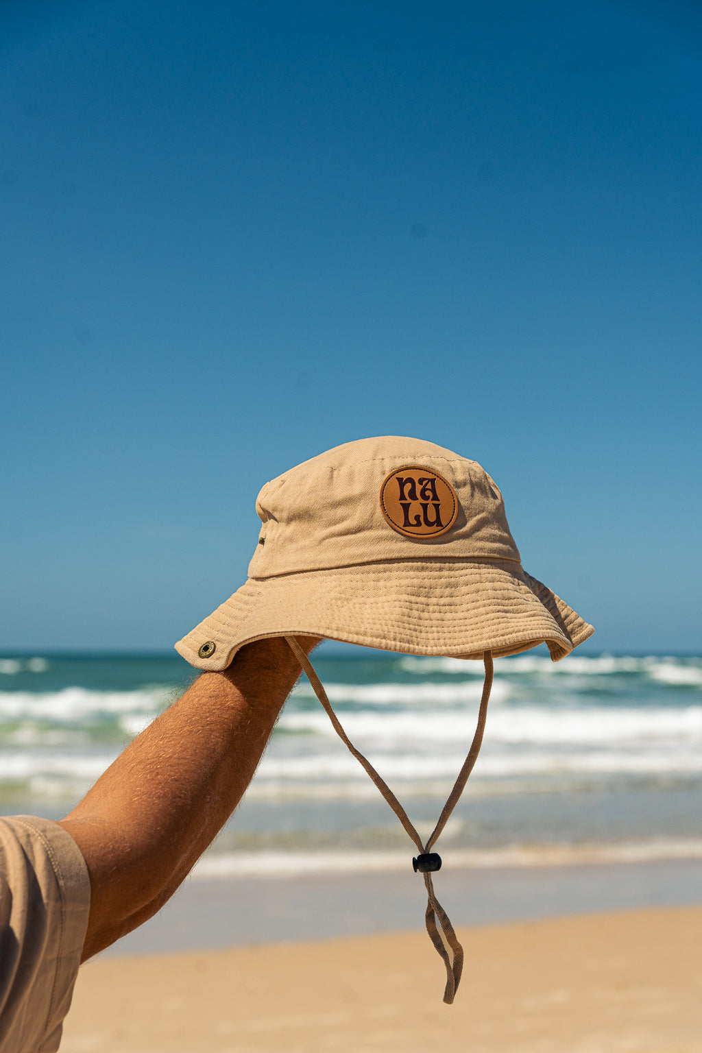 Bucket Hat - כובע רחב שוליים