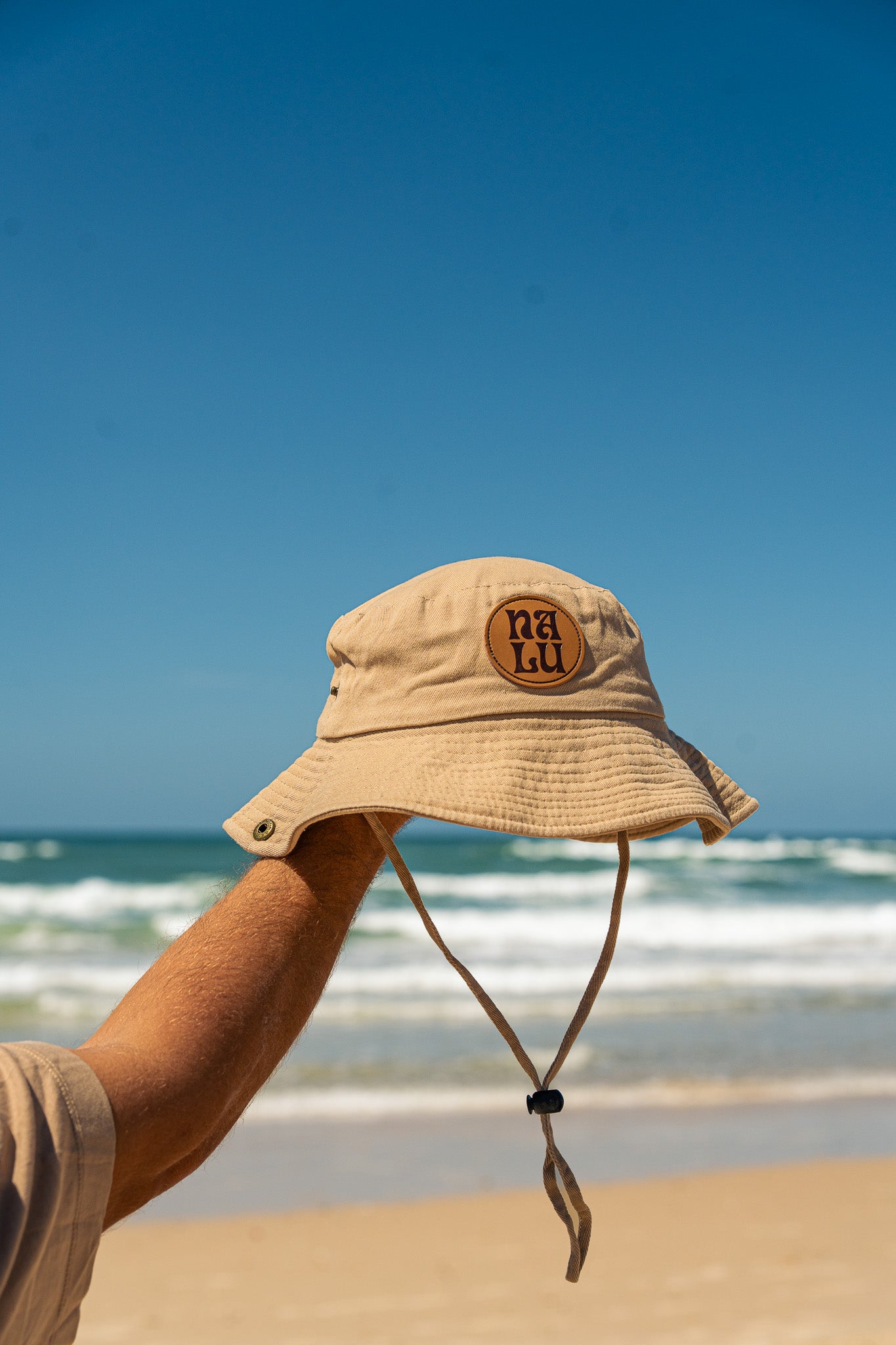 Bucket Hat - כובע רחב שוליים