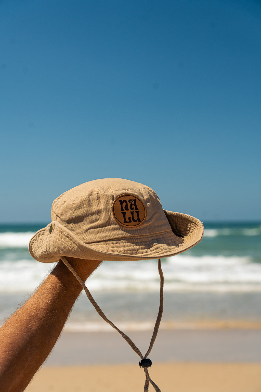 Bucket Hat - כובע רחב שוליים