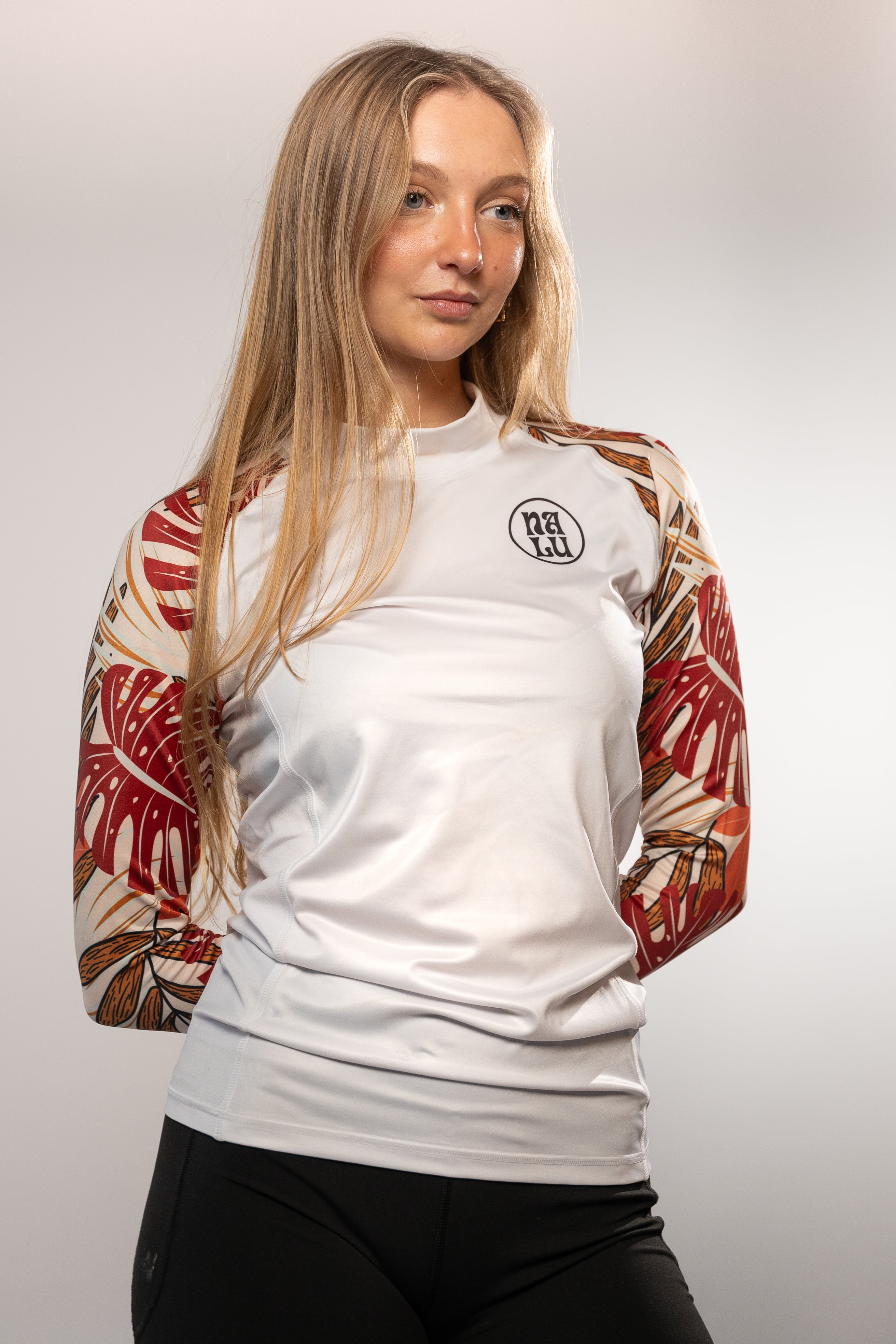 woman Rashie - חולצת גלישה לנשים