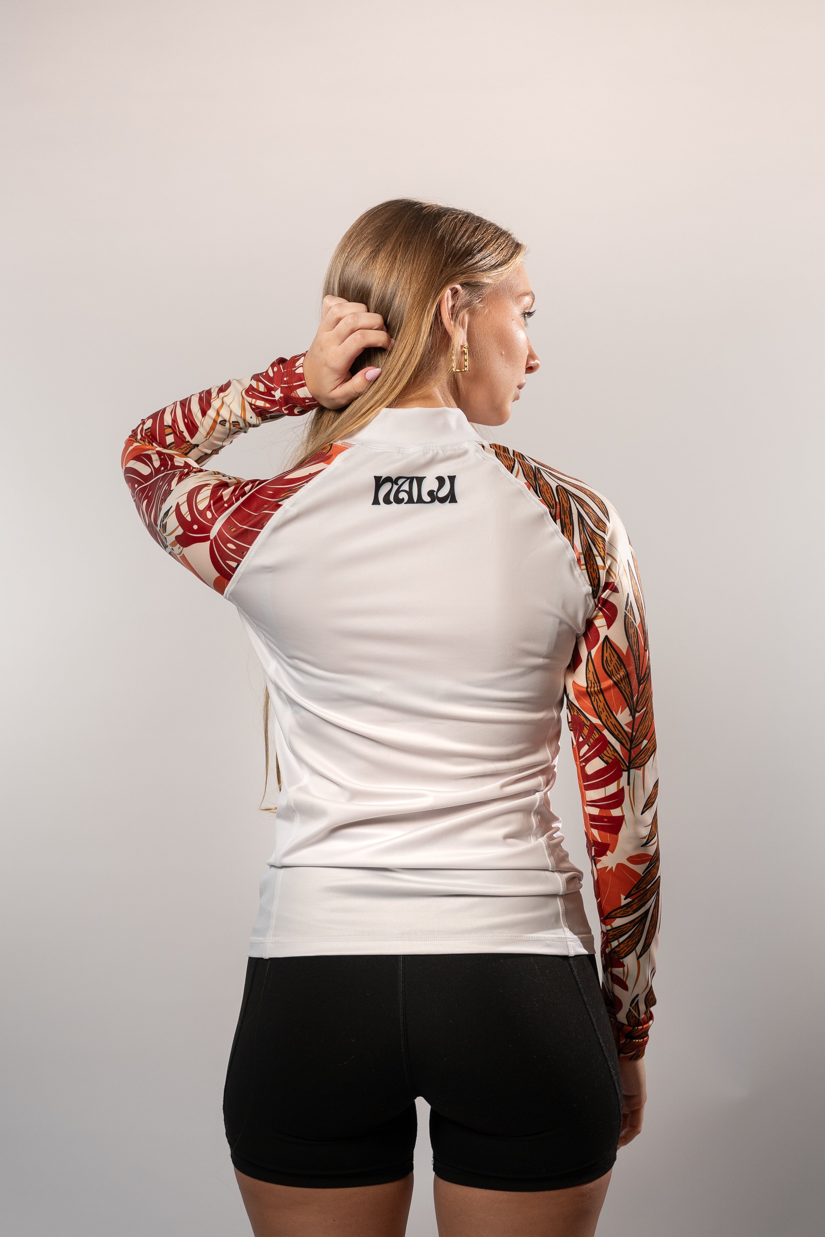 woman Rashie - חולצת גלישה לנשים