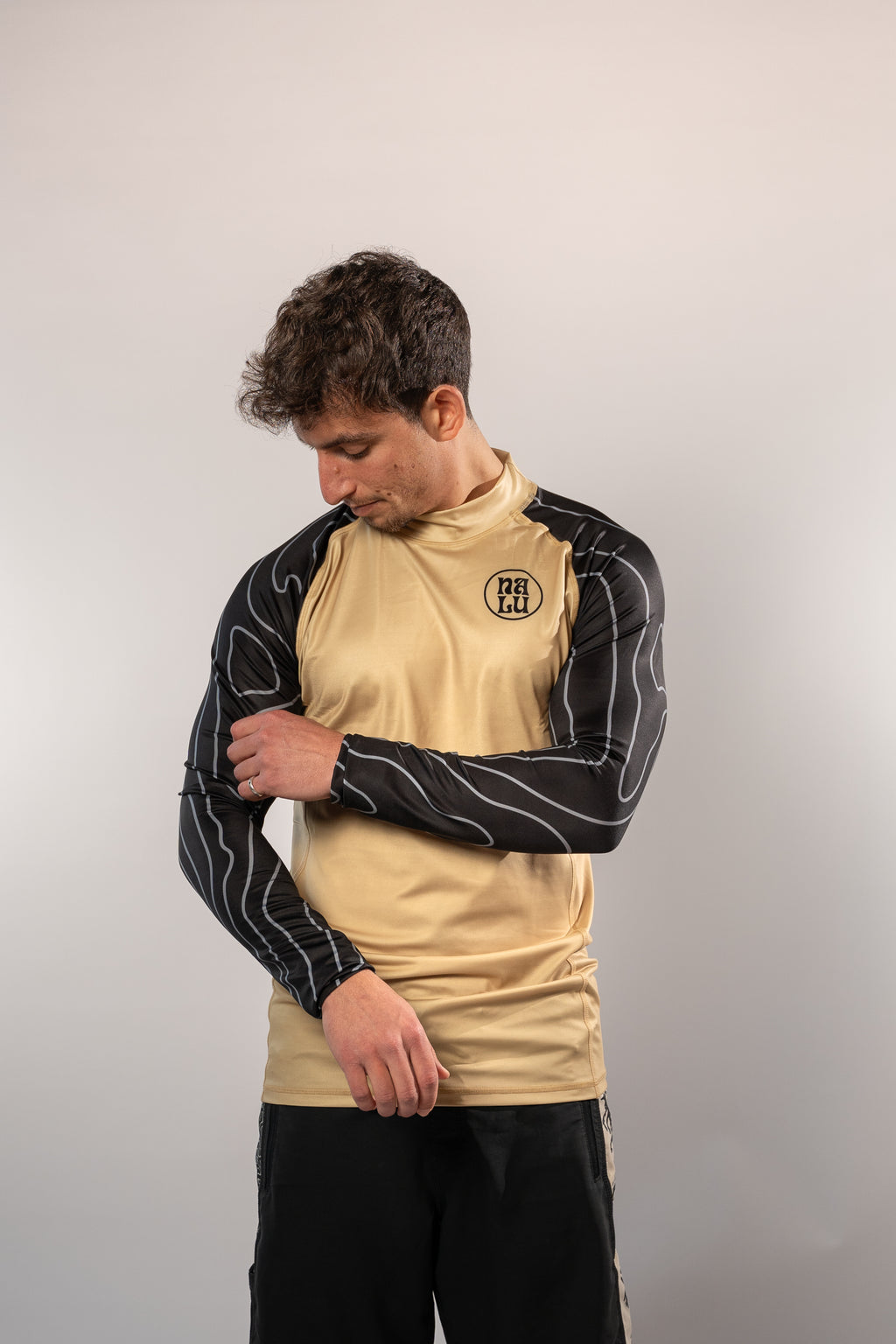 man Rashie - חולצת גלישה לגברים