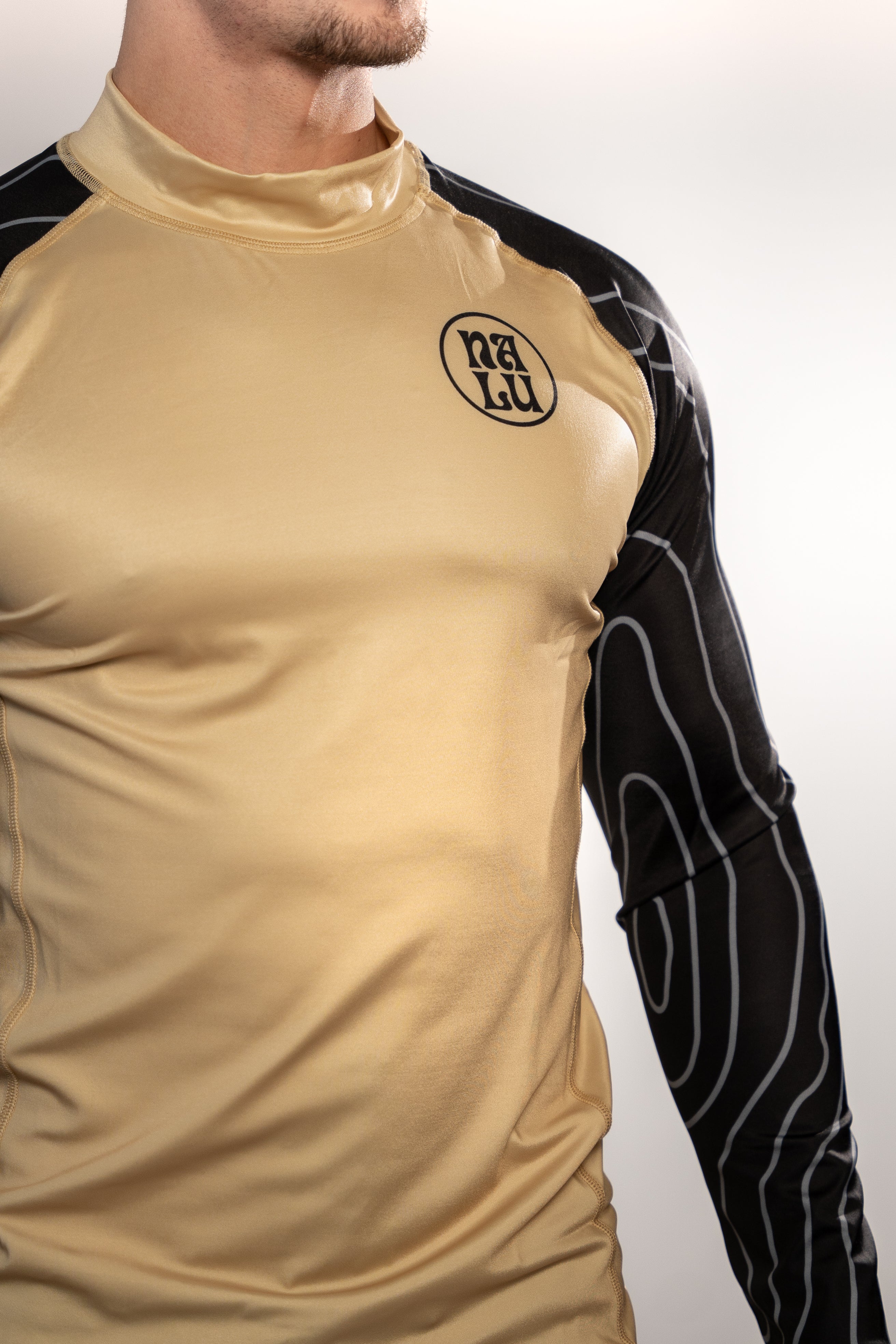 man Rashie - חולצת גלישה לגברים